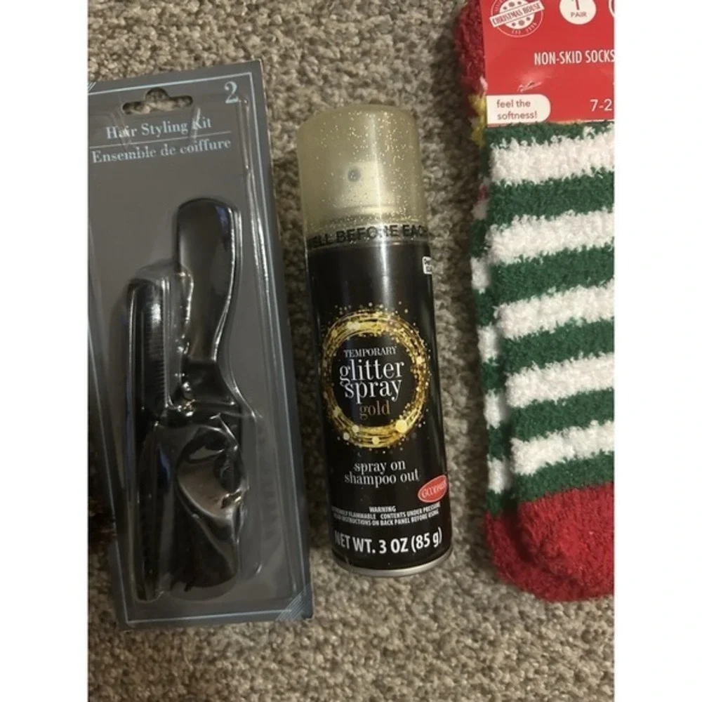 5-PC Winter Gloves Kids Winter Non Slick Socks SZ 7-2 Glitter Spray & Baby Brush